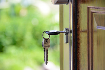 The pros & cons of buying a home during a recession